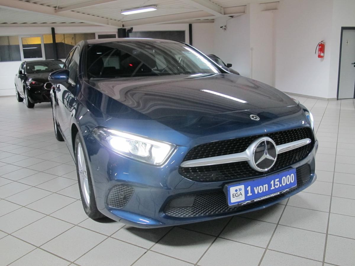 Mercedes-Benz A 180 LED High Perf. Kamera Sitzheizung Navi Teilleder PDC