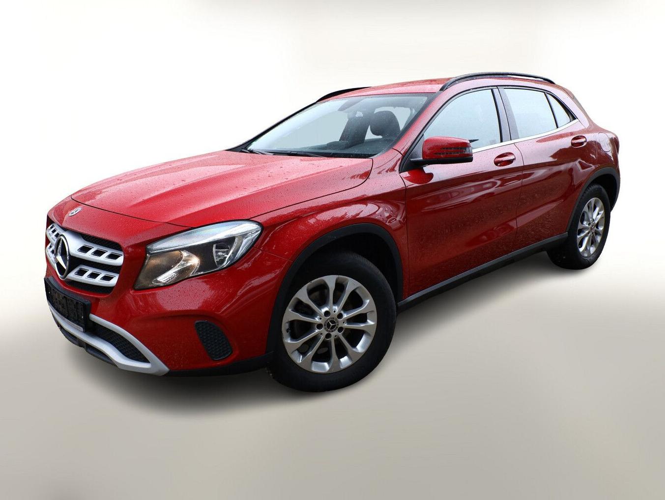 MERCEDES-BENZ GLA 200 DCT Style Klimaaut. Temp 17