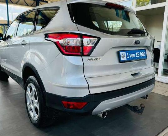 Ford Kuga 2.0 TDCi  AHK PDC vorne/hinten Bluetooth