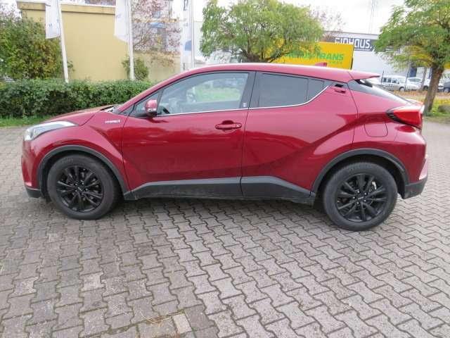 Toyota C-HR Hybrid Team D